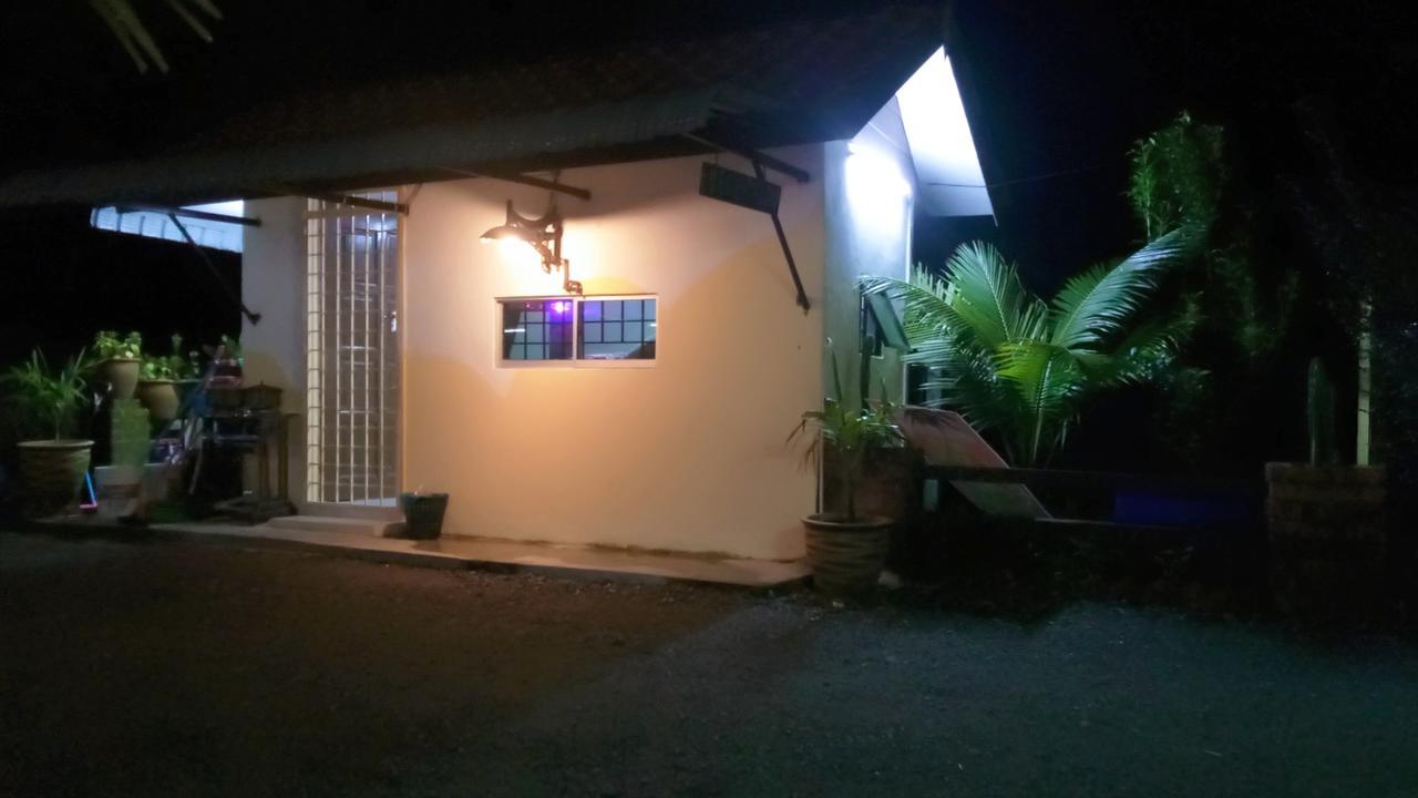 5 Stone Cabin Chalet Taiping Exteriör bild
